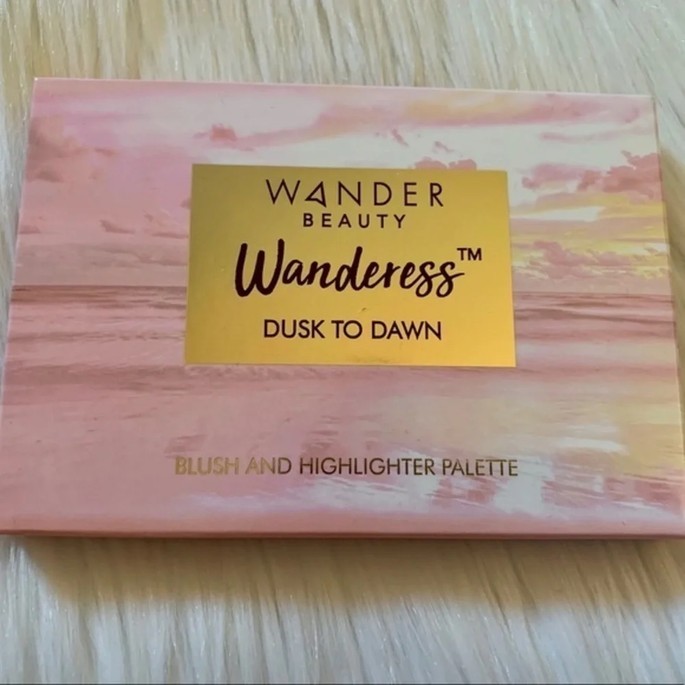 NIB Dusk To Dawn Blush & Highlighter Palette